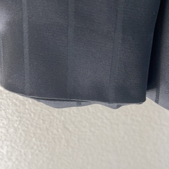 Emporio Armani women’s tuxedo jacket - Picture 7 of 8